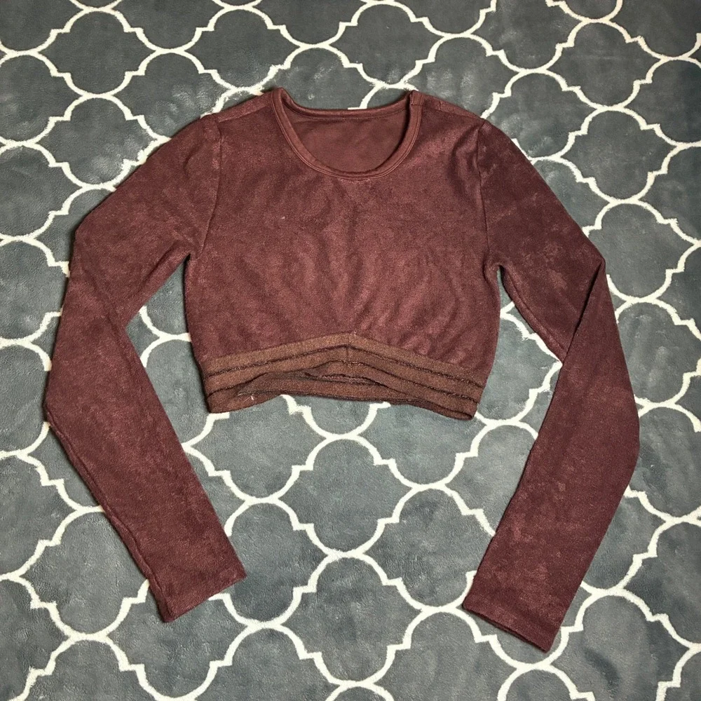 Alo Yoga Long Sleeve Crop Top Burgundy Maroon Criss Cross Waist Athletic Small